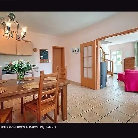 Capitaenshaus Von Petersson Whg Jannis Appartement Born